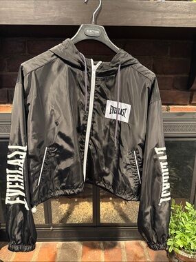 Everlast Cropped Black Hooded Training Jacket with White Logos